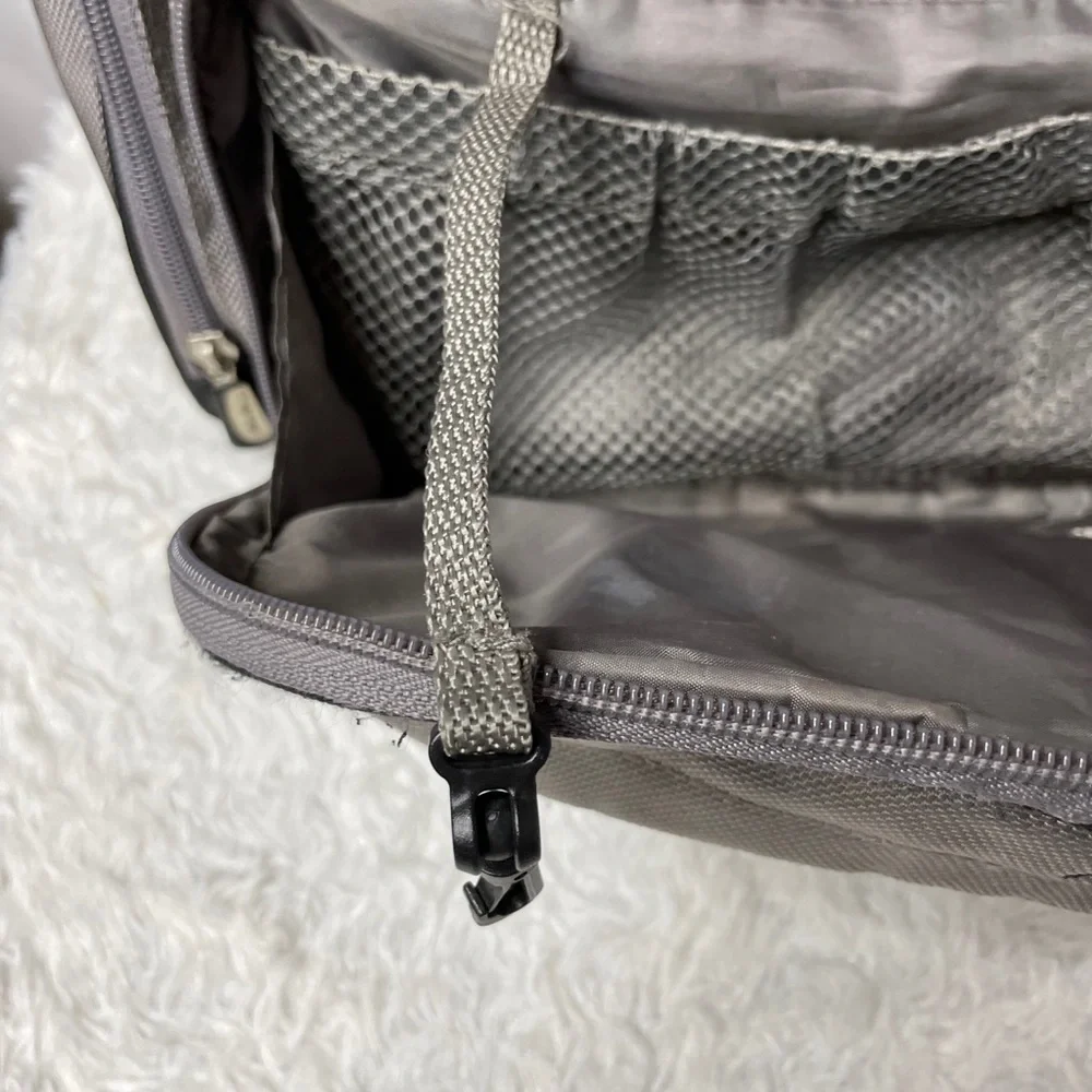 Eddie Bauer diaper bag with many pockets. Duffel.